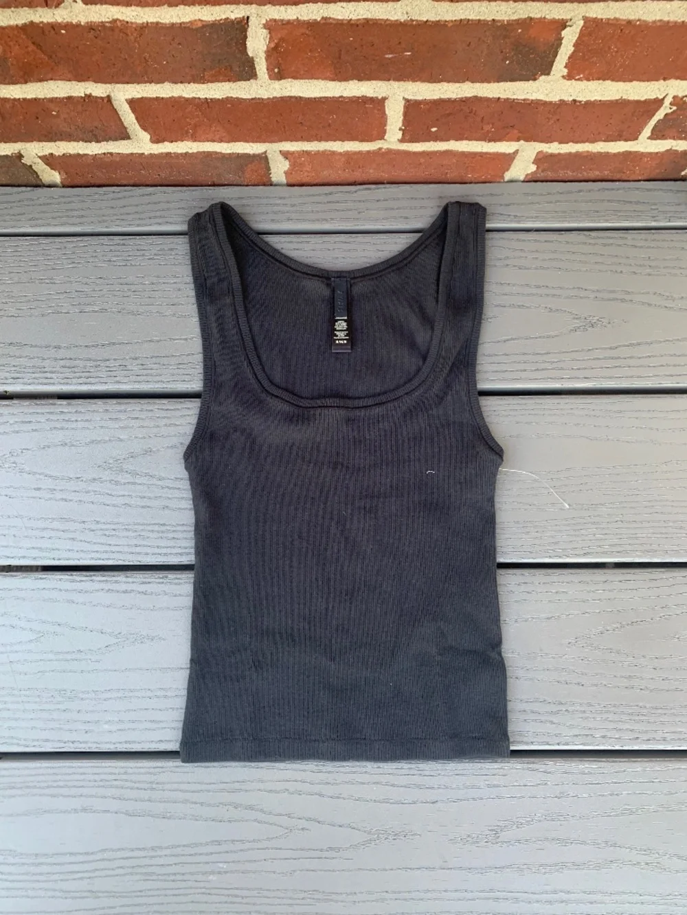 SKIMS Stretch Cotton Rib Tank Set - Picture 7 of 11